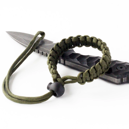 Камера, плетеный браслет, дорожный фонарь, чайник, защитный ремешок