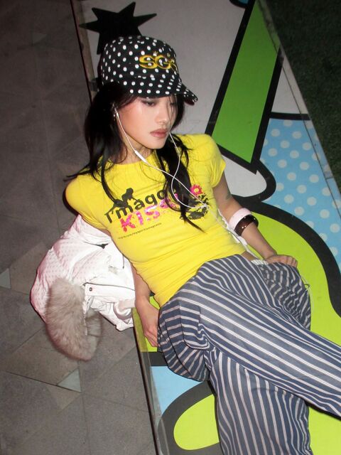 GLITTERY GOOD KISSER T-SHIRT image 3