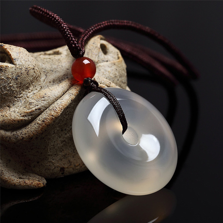 爱逛街为您找到情侣玉坠项链相关的宝贝,您可以在下