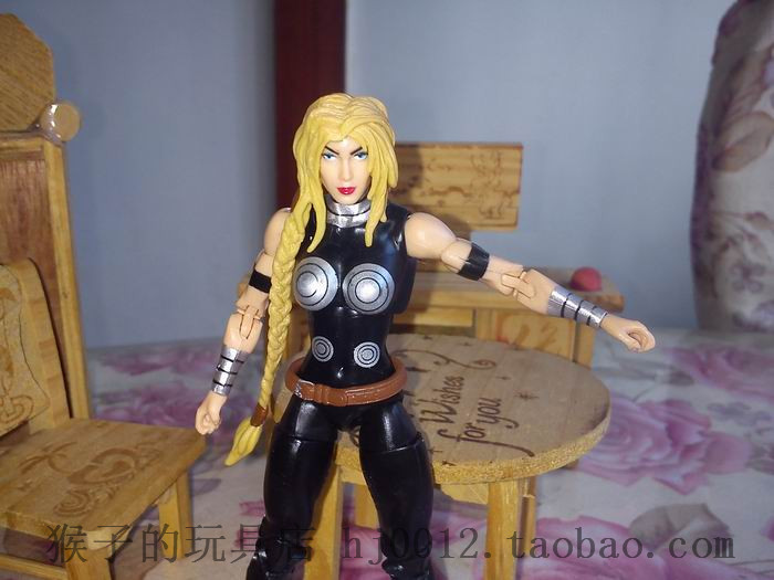 

Подвижная модель куклы Marvel 3.75 Valkyrie