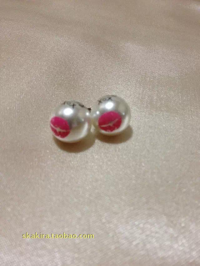 

Гвоздики BetseyJohnson
