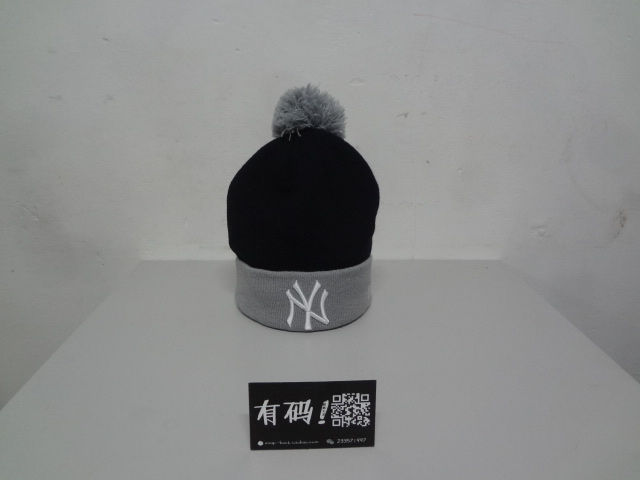 

Головной убор Beanie New York Yankees