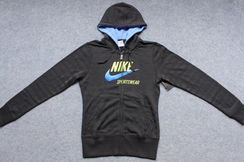 

Спортивная куртка Nike 366350-012