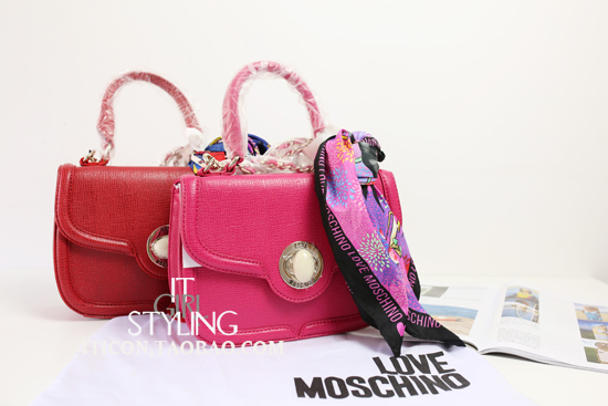 

Сумка Moschino ]LOVE