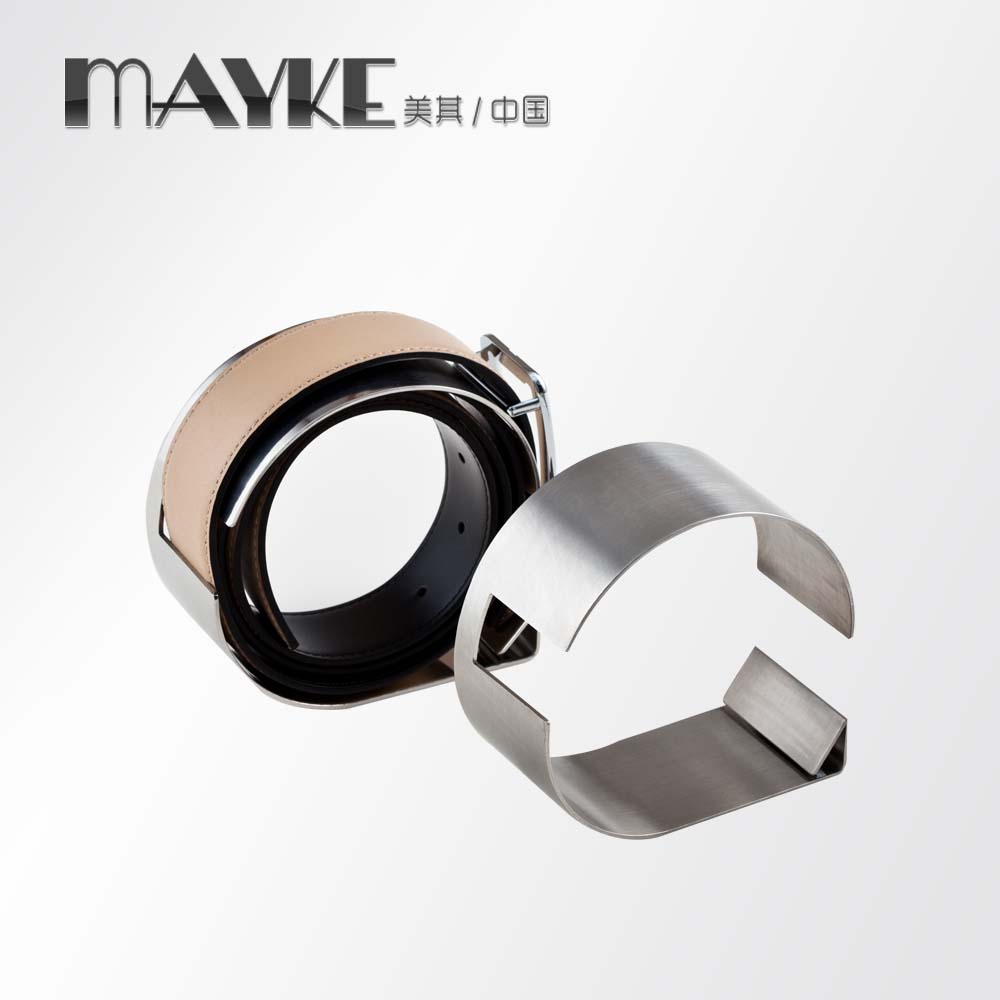 

Витрины для одежды Mayke