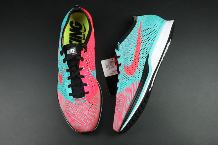 

Кроссовки Nike Flyknit Racer 526628-306