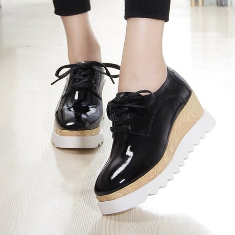 爱逛街为您找到漆皮潮鞋相关的宝贝,您可以在下面的