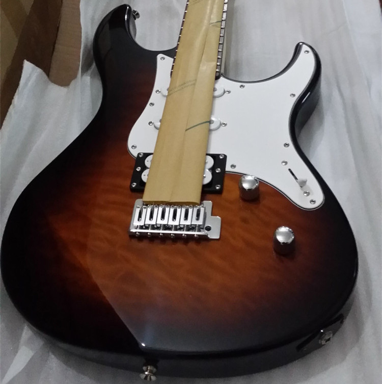 

Электрогитара Yamaha PAC212 VQM/VFM