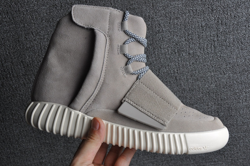 

кроссовки OTHER 2015Yeezy 750 Boost Kanye West B35309