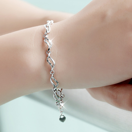 爱逛街为您找到女银手链相关的宝贝,您可以在下面的板块中挑选喜欢的