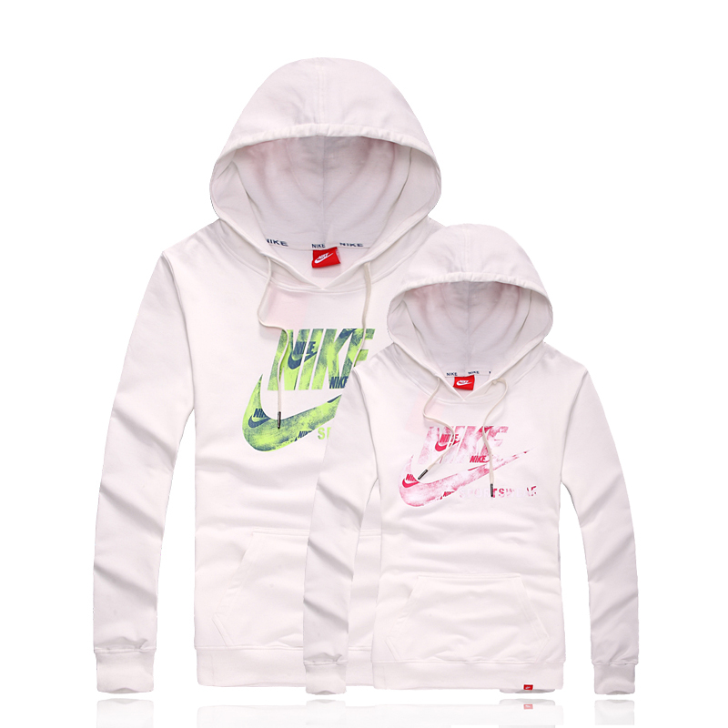 

Спортивная футболка Nike
