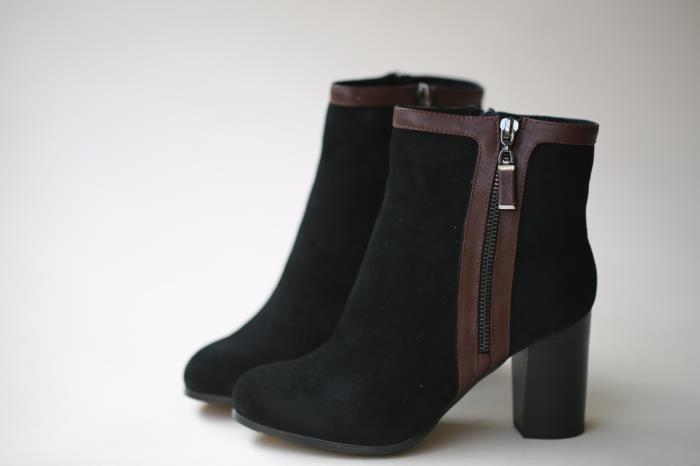 

Женские сапоги BOOTS