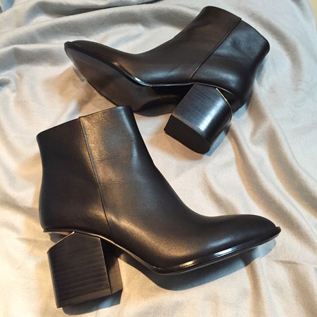 爱逛街为您找到金属踝靴相关的宝贝,您可以在下面的板块中挑选喜欢的