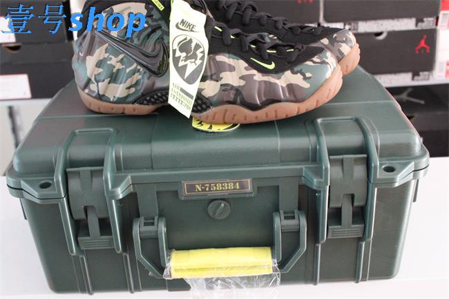 

баскетбольные кроссовки Nike Shop Foamposite Pro 587547-300