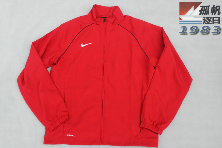 

Спортивная куртка Nike 447446-648