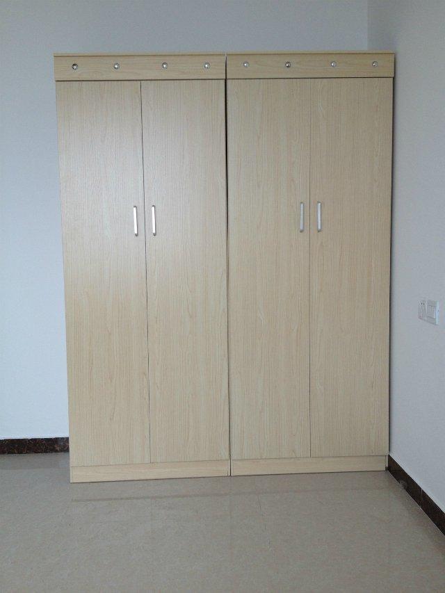 

Двуспальная кровать