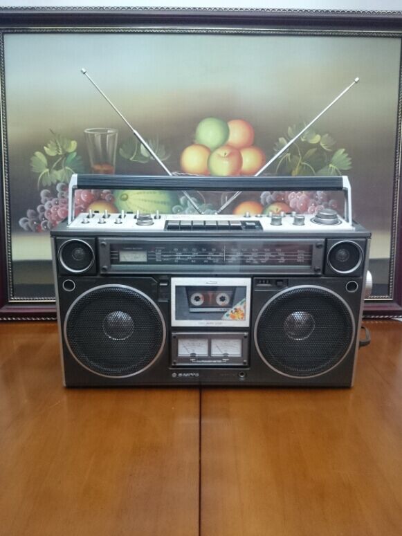 

магнитола Sanyo M9994K