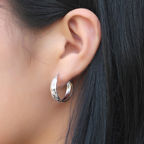 爱逛街为您找到纯银耳环相关的宝贝,您可以在下面的板块中挑选喜欢的