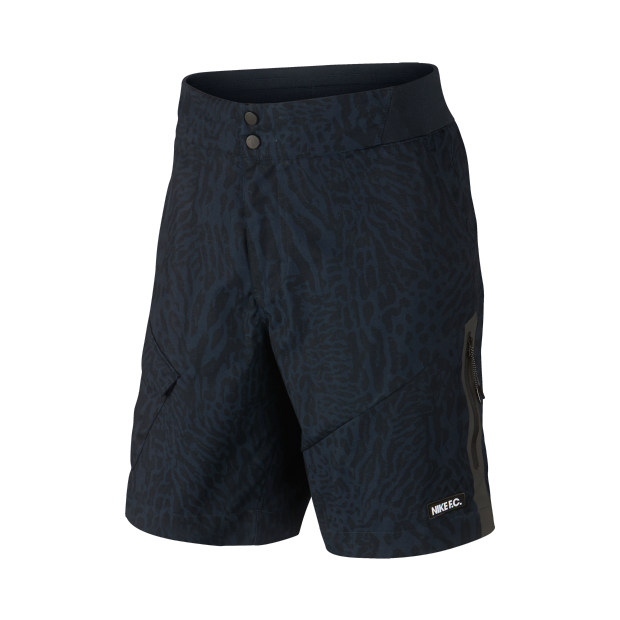 

Спортивные шорты Nike F.C. 666695-475