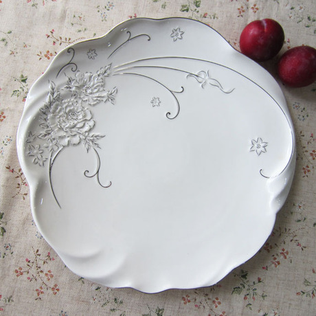 爱逛街为您找到大蛋糕盘相关的宝贝,您可以在下面的板块中挑选喜欢的