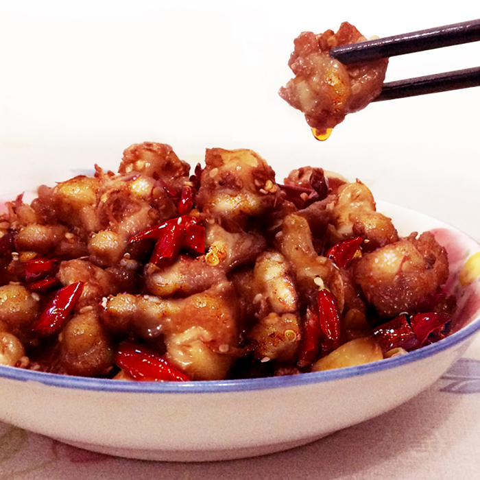 脚爪骨骼肥大脆嫩,确保做出来的掌中宝口感鲜香脆爽,秘制的传统四川