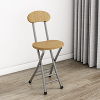 Заднее кресло Серые ноги Желтое лицо