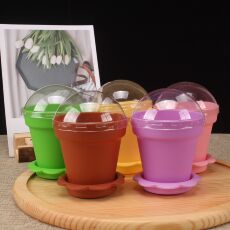 Пластиковый стакан