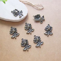 Одна маленькая роза бронзового цвета (сделайте 7 выстрелов 10)