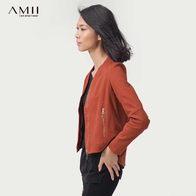 

Короткая куртка Amii 11300482 2013