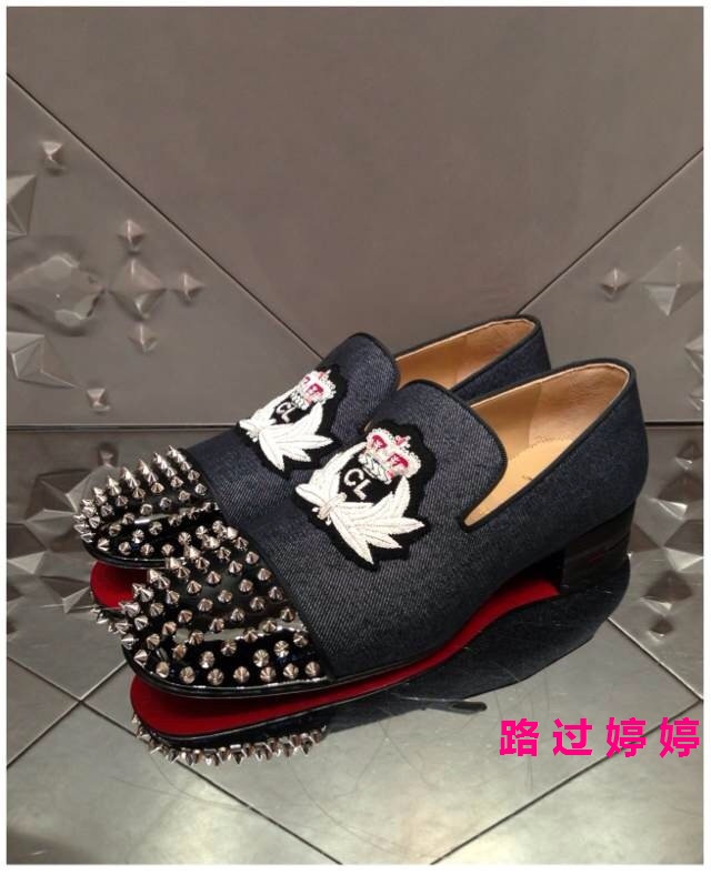 

Демисезонные ботинки Christian louboutin 42