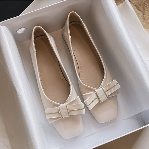 Патентная кожа Мэри Чжэнь одиночная обувь женская 2022 Новые летние легкие грубые каблуки Средние -Хи -смаз 3233 Весна и осень