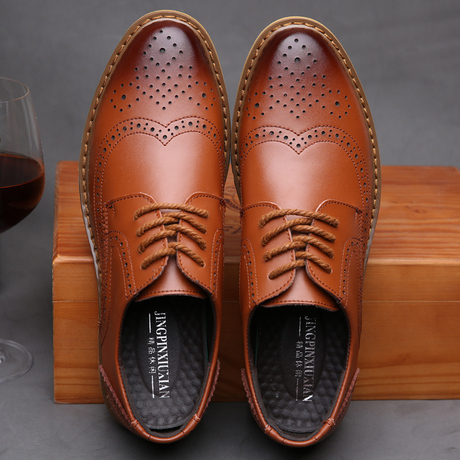 爱逛街为您找到新款雕花皮鞋相关的宝贝,您可以在下面的板块中挑选