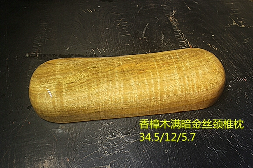 Выбранная старая камфора подушка вода рябь с твердым древесиной