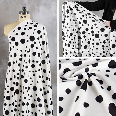 taobao agent Knitting elastic air layer black and white size spotted wicked dot -dot print fabric spring and summer skirt set fabric