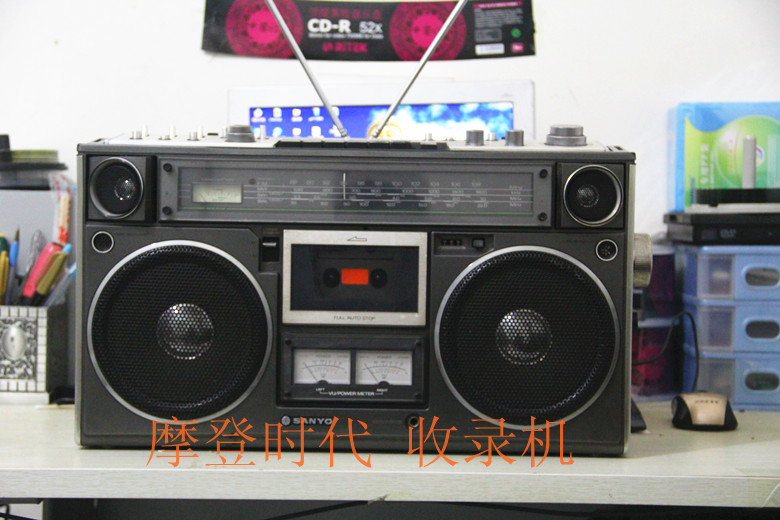 

магнитола Sanyo M9994K