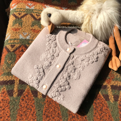 taobao agent Artisanat Palace Palace Little incense Gaoding Moni Hand Embroidered Turtle Dove Grade Caddy Sweater