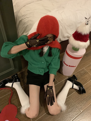 taobao agent Genuine small design Christmas white black colored cute socks