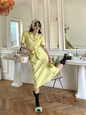 taobao agent Cnorahk niche hand sewing pearl flowers, heavy socks, socks, pearl glass socks thin, pure desire, white socks
