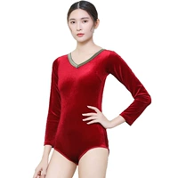 Бордовый топ с длинными рукавами из золотого бархата