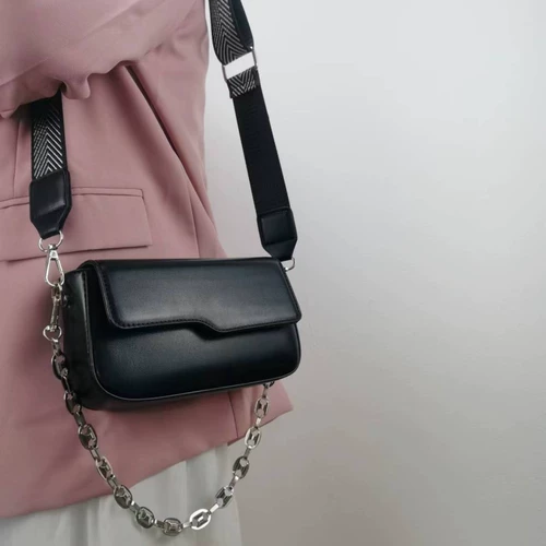 Сумка через плечо, модные небольшие бретели, цепь, коллекция 2023