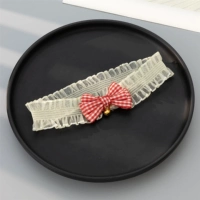 Бежевый колокольчик с бабочкой