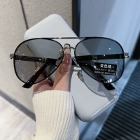 Серебряная черная рама изменение цвета серого