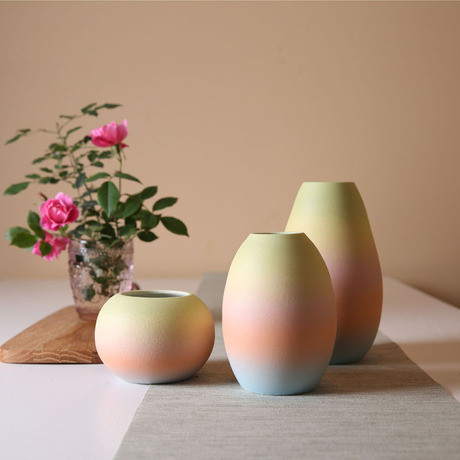 爱逛街为您找到陶瓷手工花瓶相关的宝贝,您可以在下面的板块中挑选