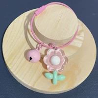 Прозрачный светло -розовый цветок.