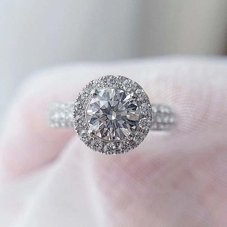 British Emperor Jinzun Bai 18K Golden Four Claw Diamond Women's Ring Group is inlaid with wedding diamond ring proposal engagement diamond rings female