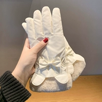 Молочно-белый