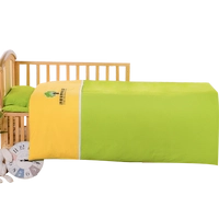 Набор фруктов с тремя частями зеленого цвета и гули желтого цвета (без сердечника)