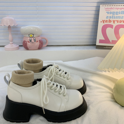 taobao agent White demi-season Japanese universal footwear platform English style, trend of season, British style