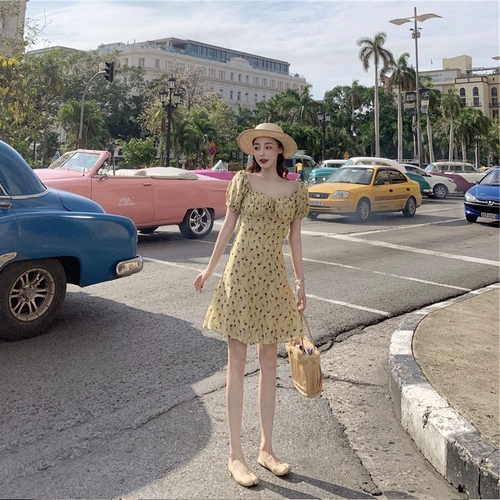 Ретро платье, приталенный корсет, юбка, коллекция 2022, в цветочек, квадратный вырез