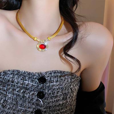 taobao agent Ruby retro pendant, golden advanced necklace, sexy chain for key bag , light luxury style